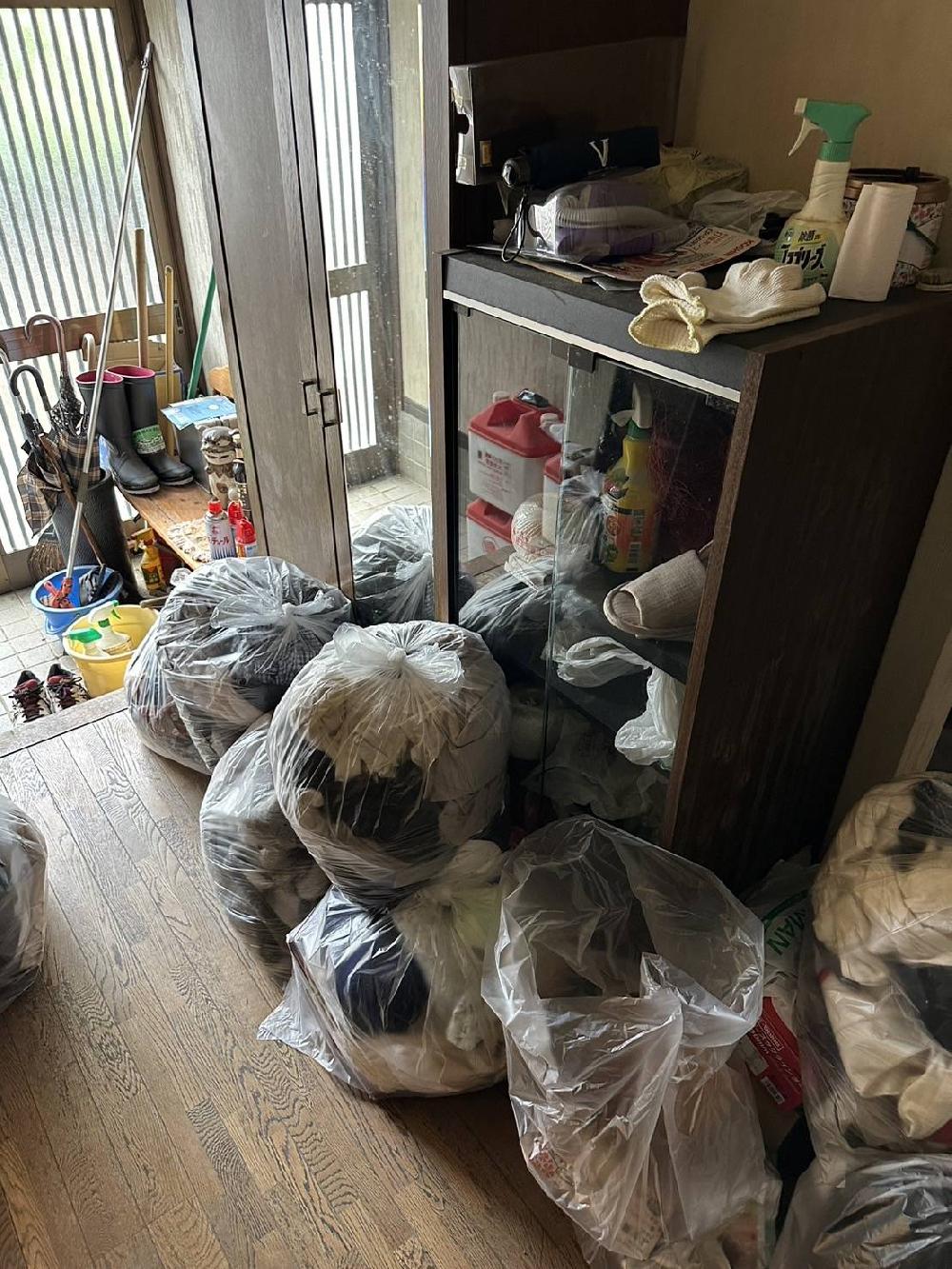 【遺品整理作業】成年後見人様からご紹介でご依頼をいただきました!豊島区で残置物撤去作業です。