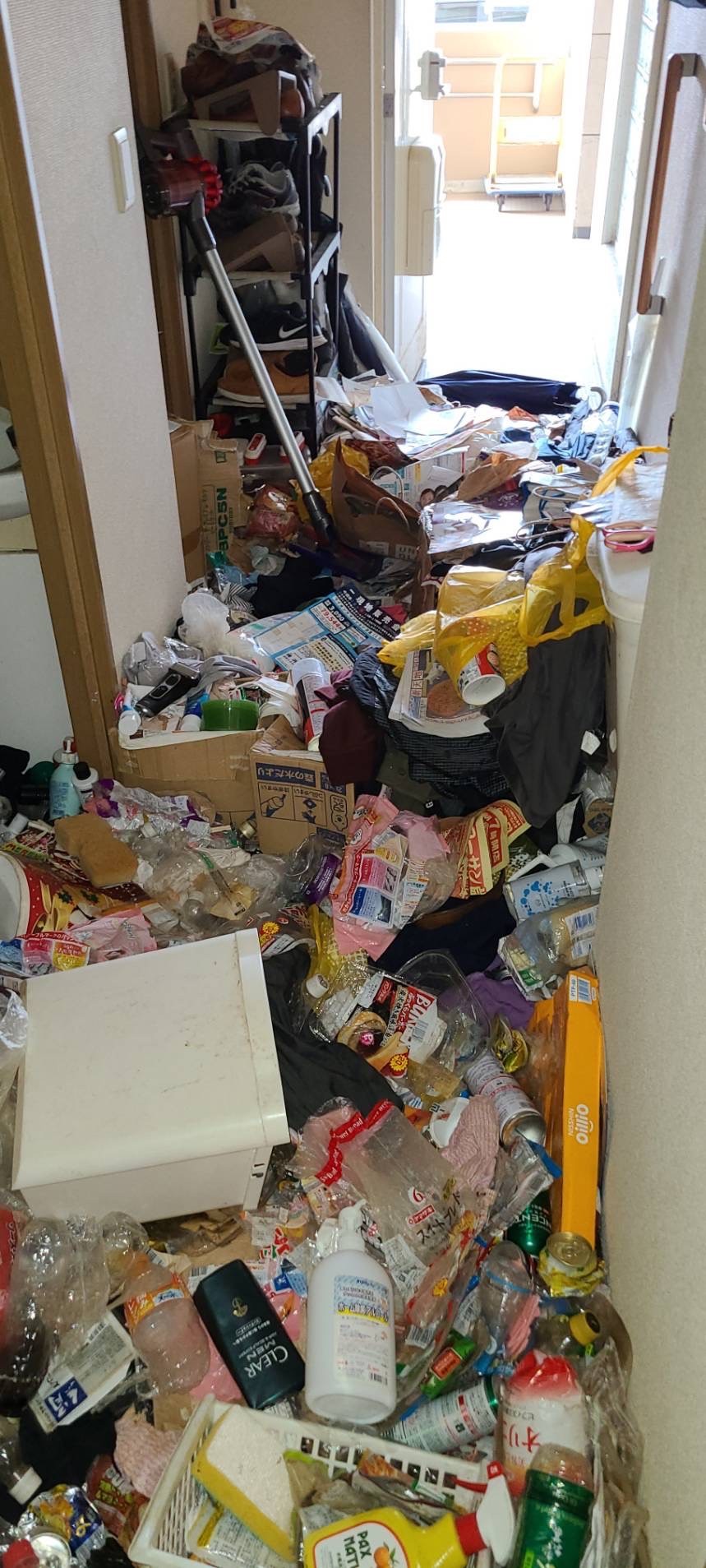【東京都中央区】2LDKマンションのゴミ屋敷片付け　お問い合わせから約30分で訪問・即日作業で退去のお悩みを解決