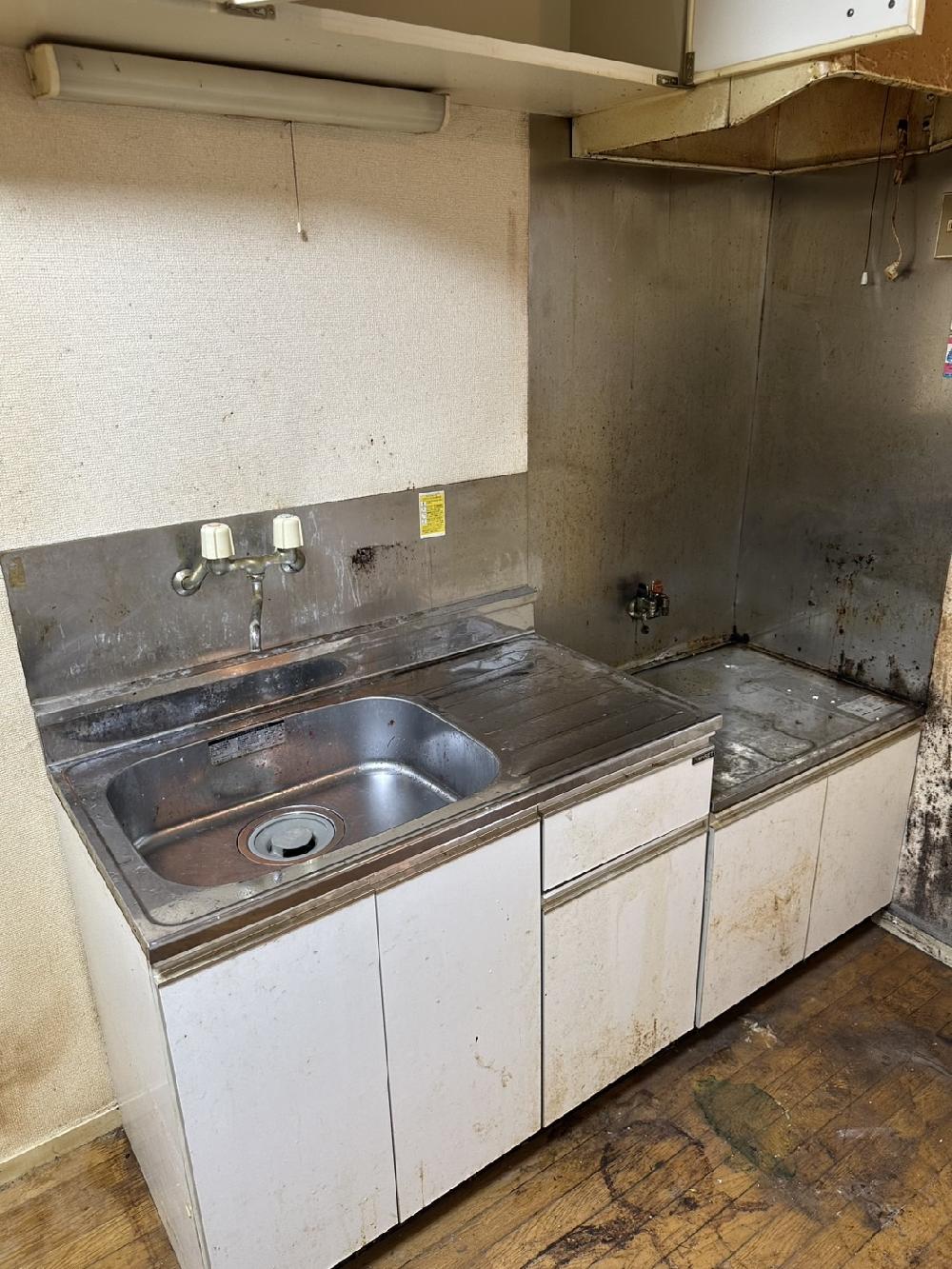 埼玉県川口市でゴミ屋敷お片付けです。（猫屋敷、ペット糞尿）